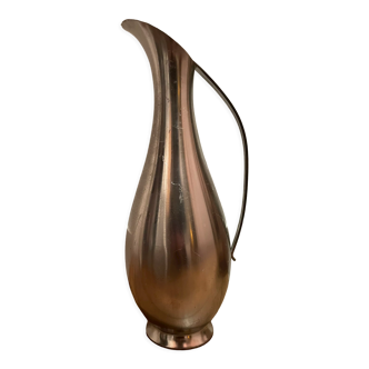 Vase, pichet en étain