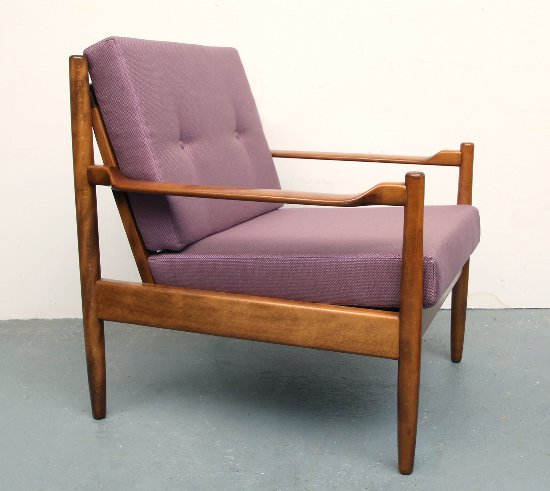1960s armchair in lilac