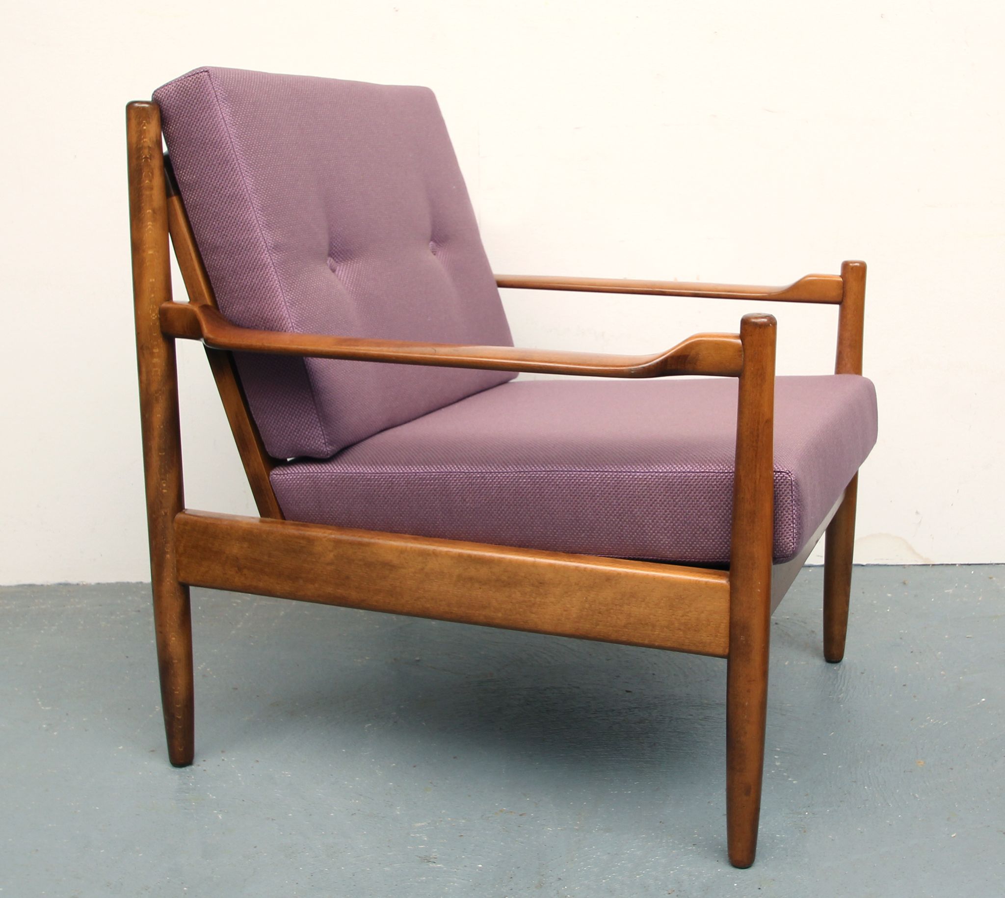 1960s armchair in lilac
