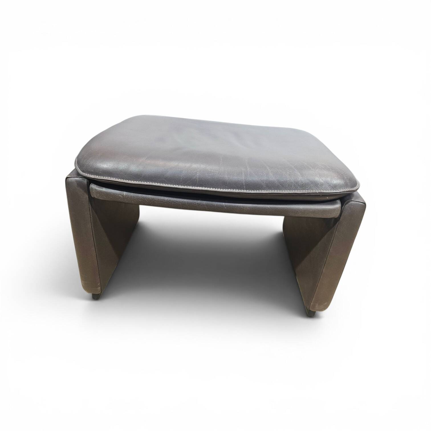Leather Pouf / Footstool de Sede Switzerland / DS 50 / Vintage / 1970s