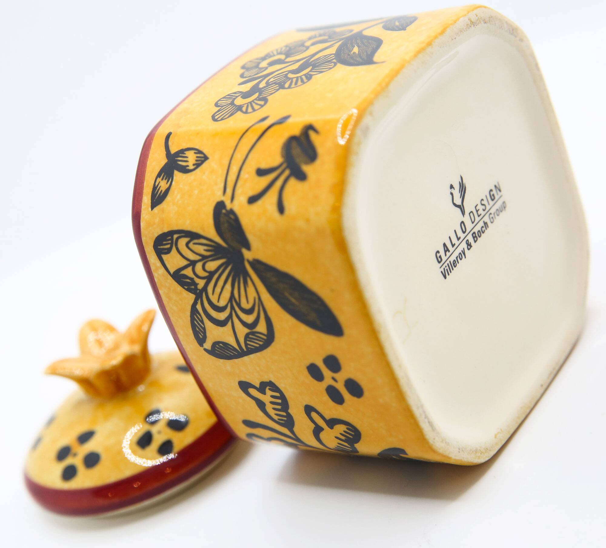 Tropical earthenware box by Gallo Design Villeroy and Boch Group like a sugar bowl