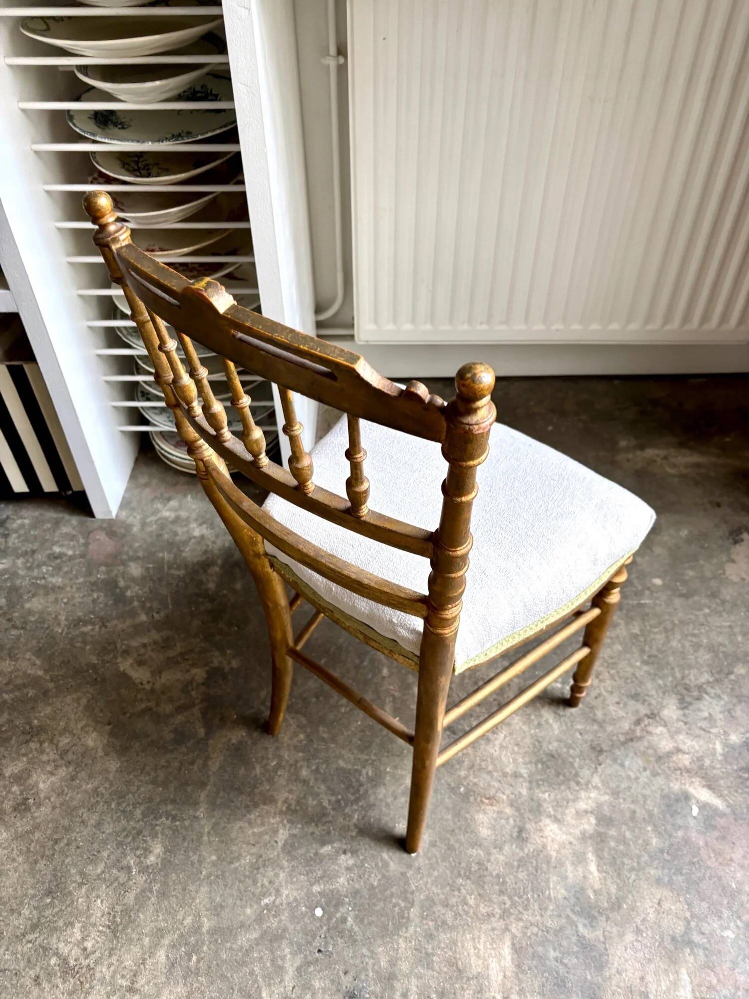Napoleon III chair in gilded wood and beige cotton