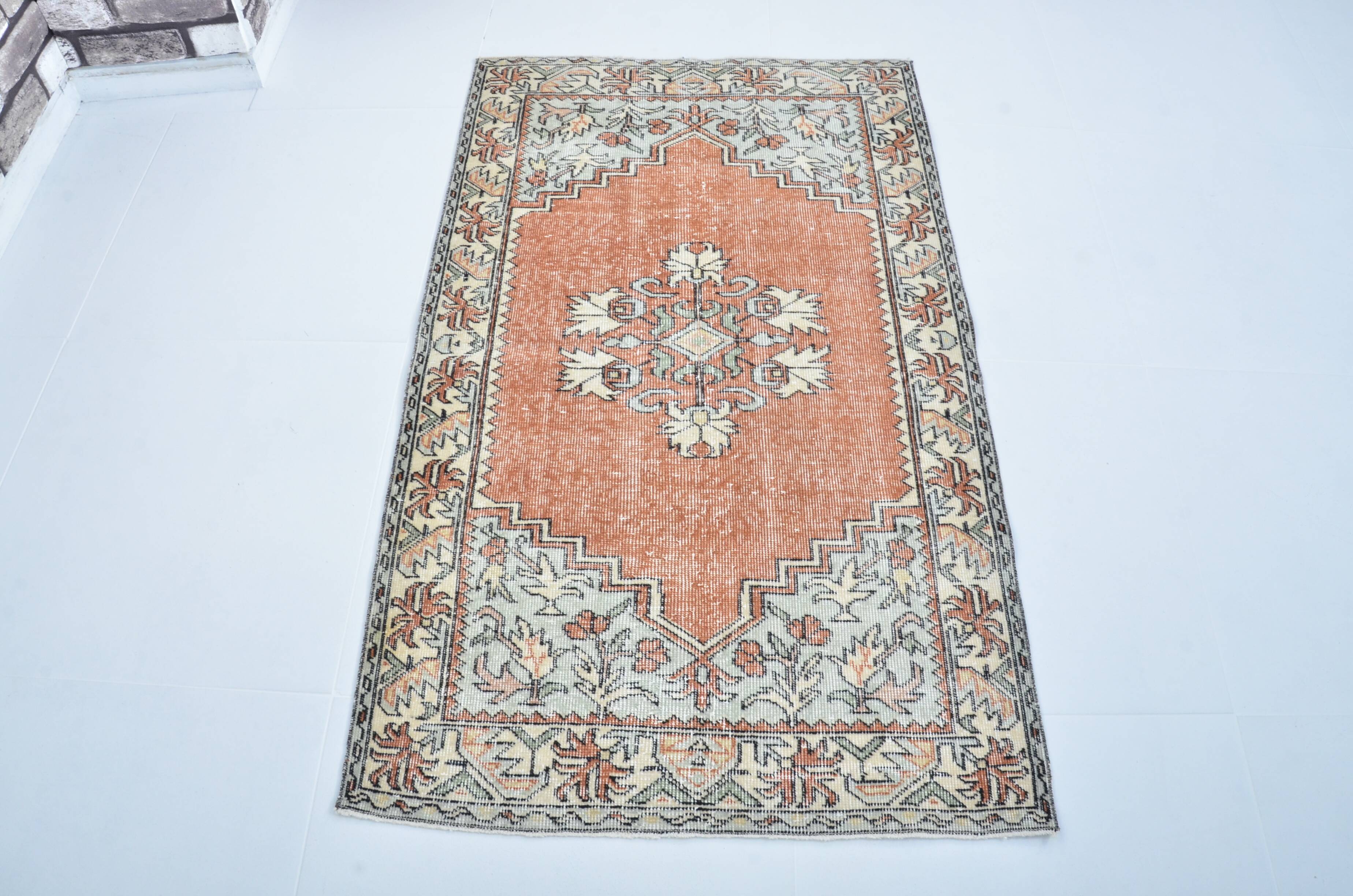 Tapis anatolien vintage Oushak sku 3142