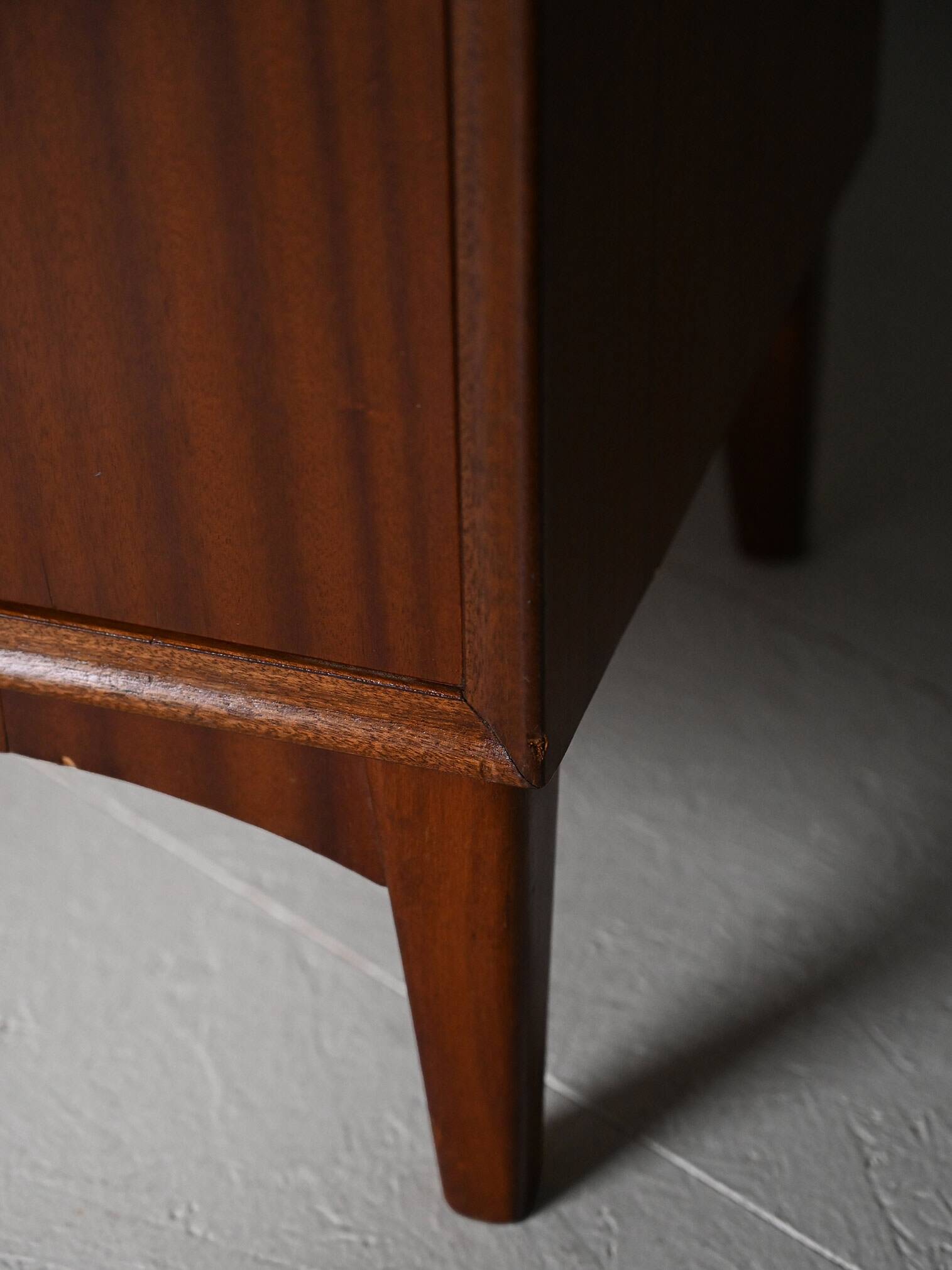 Storage cabinet with hinged doors