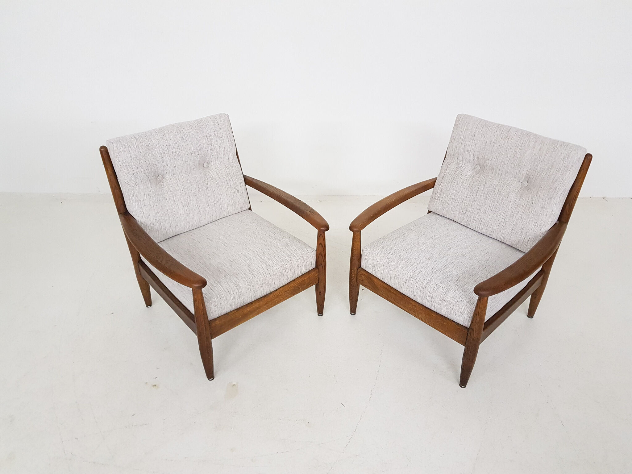 Set of 2 oak lounge chairs, The Netherlands 1960’s