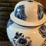 Vintage pot