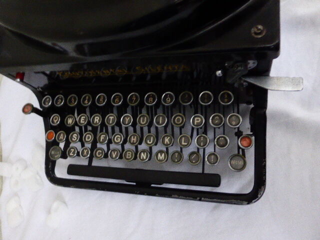 Typewriter, Typewriter Silenta Continental, made in Germany in 1937, Art Deco