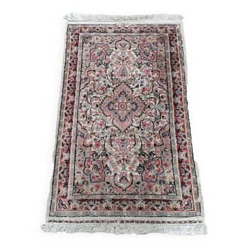 Handmade wool rugs, Pakistan