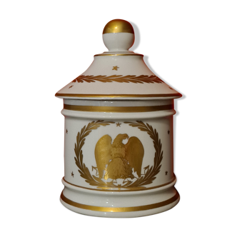 Porcelain apothecary pot