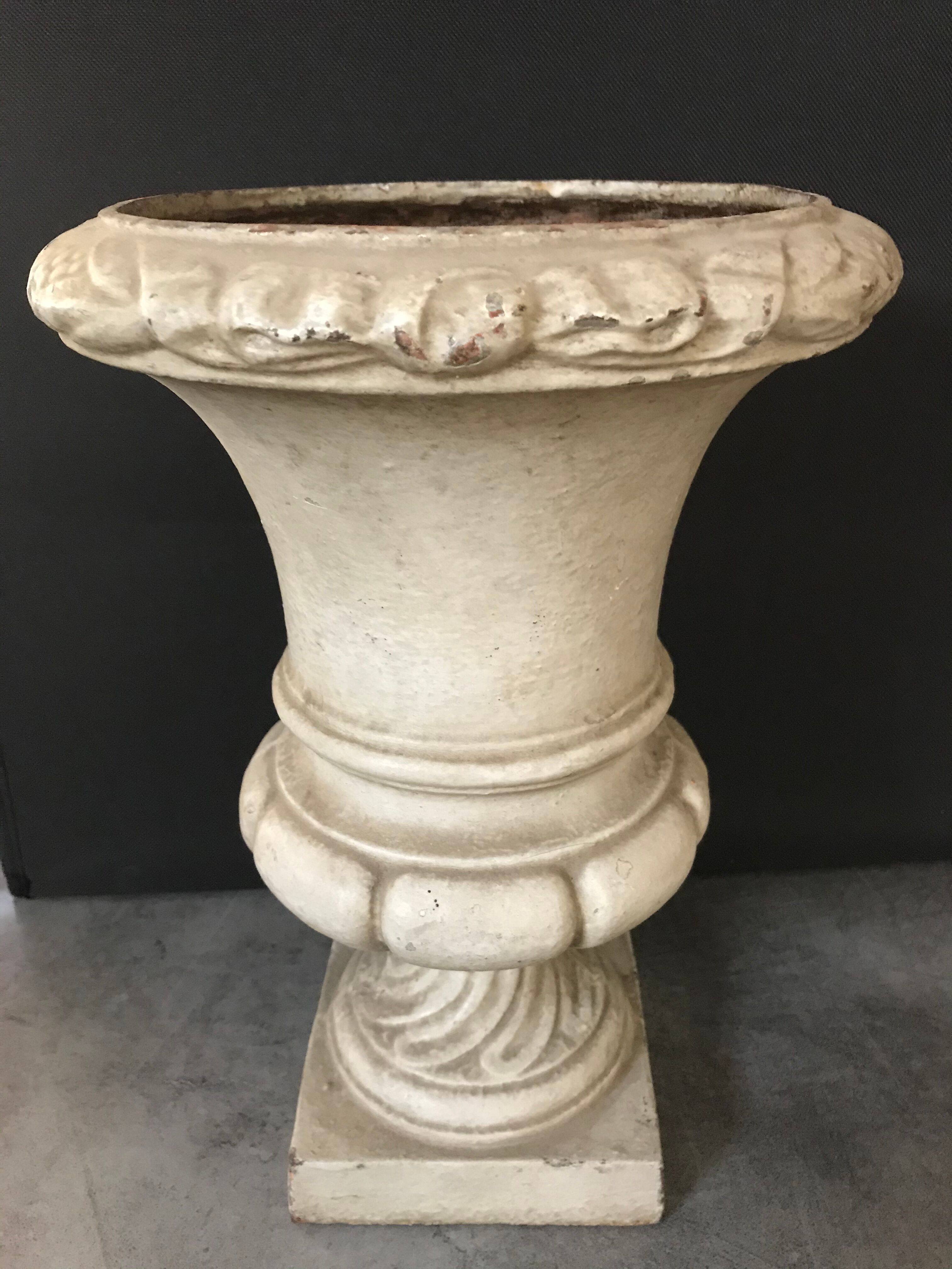 Old Médicis vase