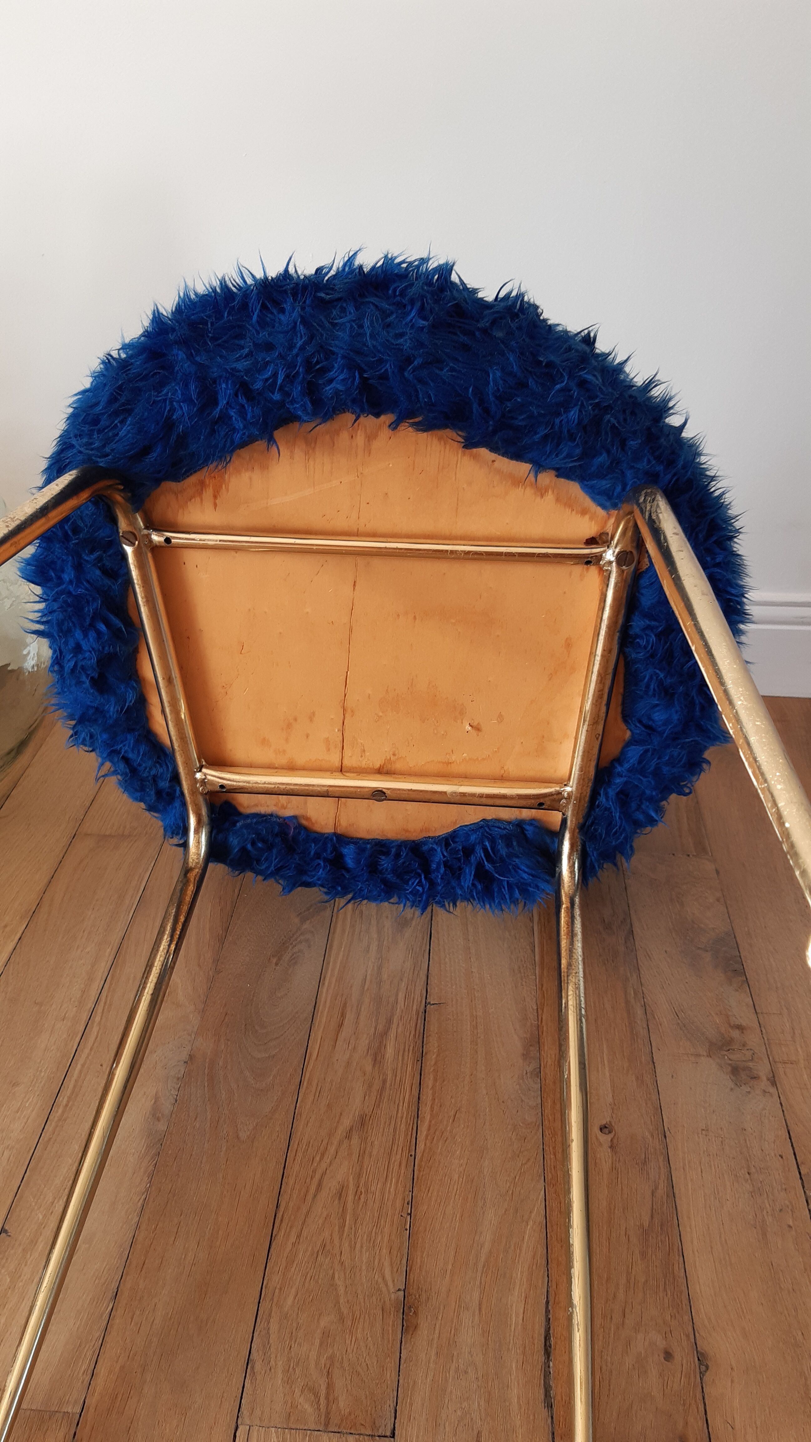 Chair in royal blue moumoute and brass legs 60s