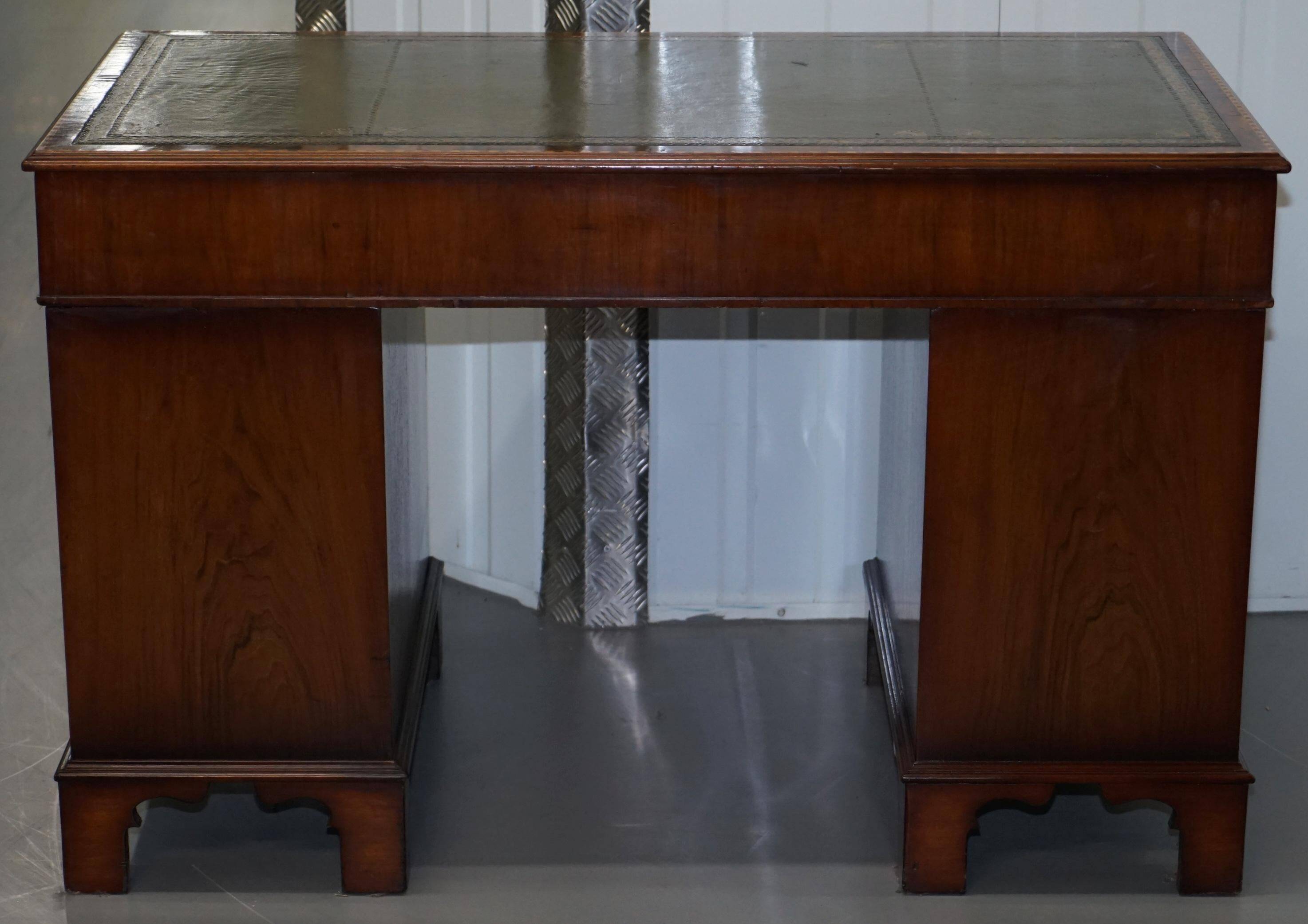 Victorian desk Merryweather in walnut and oak 1885 with leather.