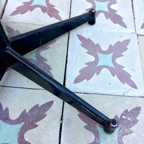 Tabouret industriel à vis