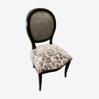 Black medallion chair