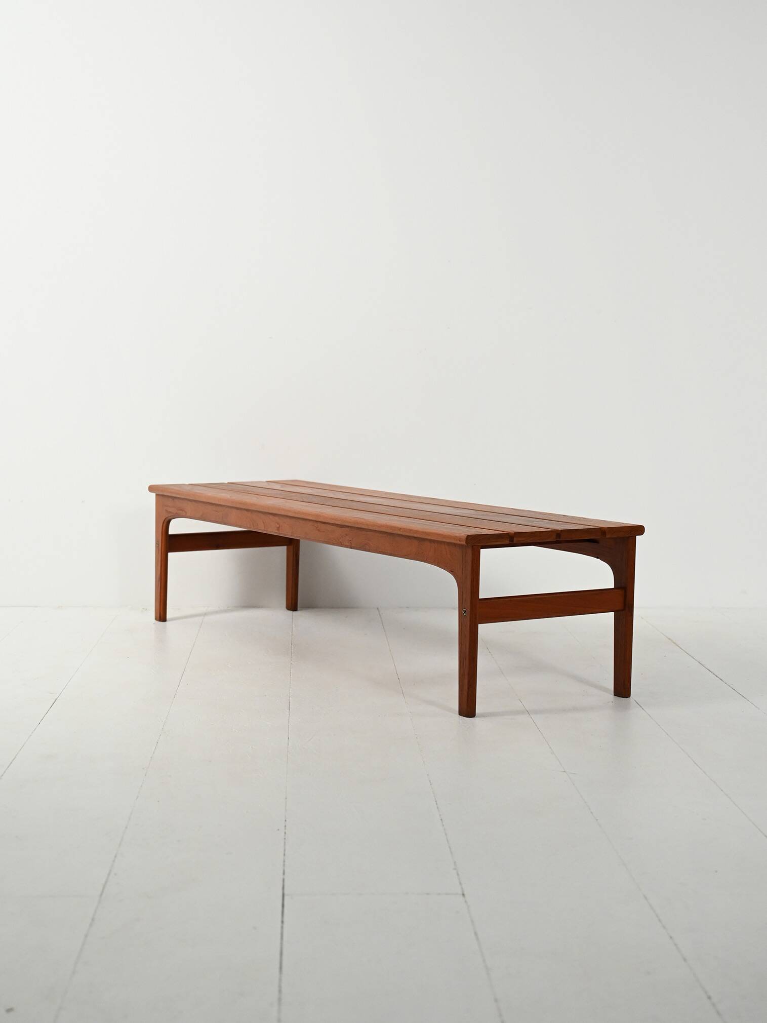 Bench “Kavalkad” by Yngvar Sandström