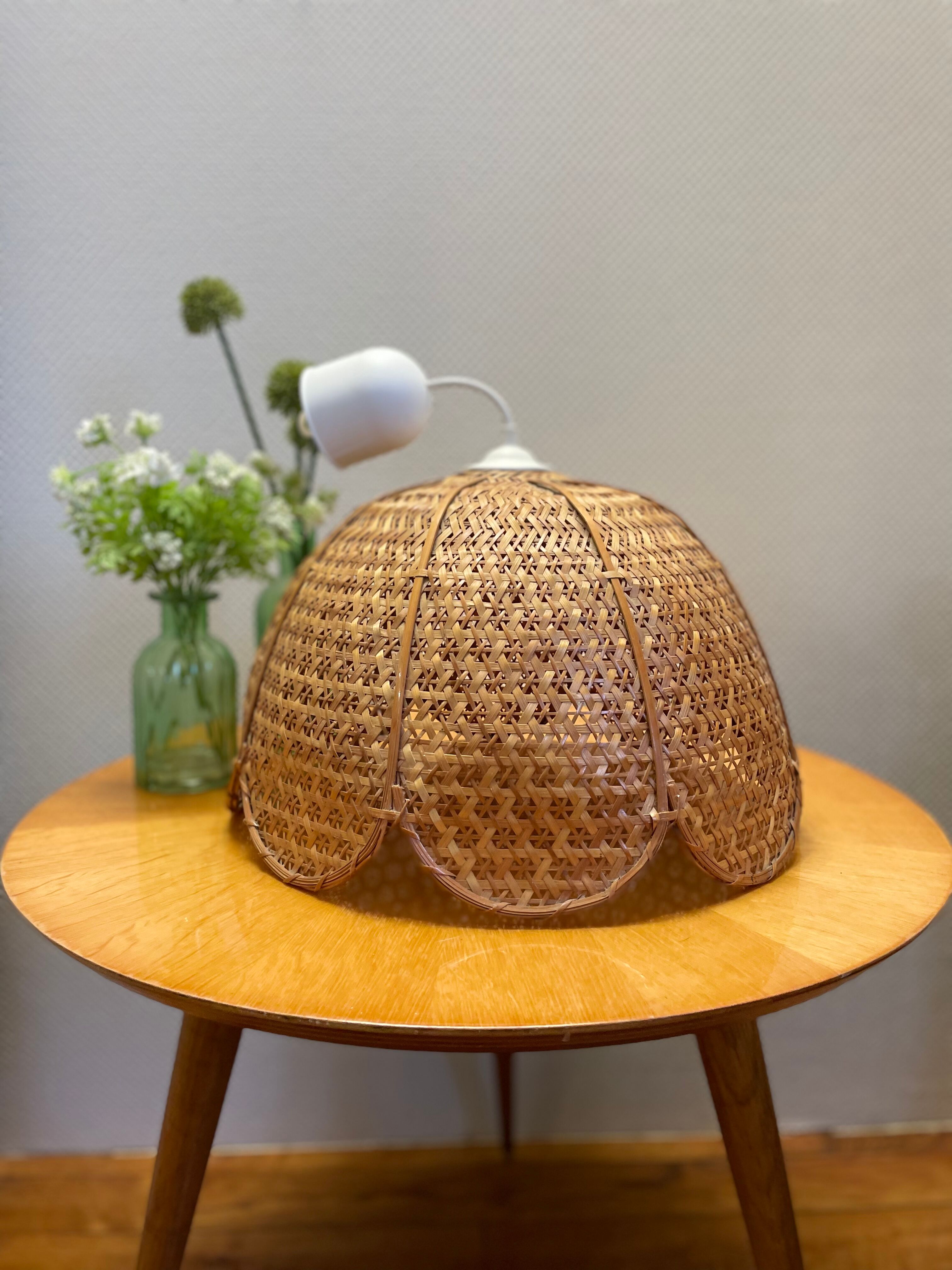 Suspension en rotin vintage forme fleur