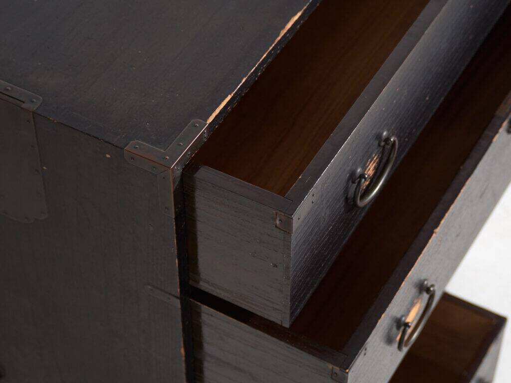 Antique Japanese commode Isho-Dansu in paulownia – Meiji/Taishō period – circa 1890-1920