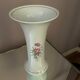 Vase en porcelaine de  hollohàza avec des motifs floraux