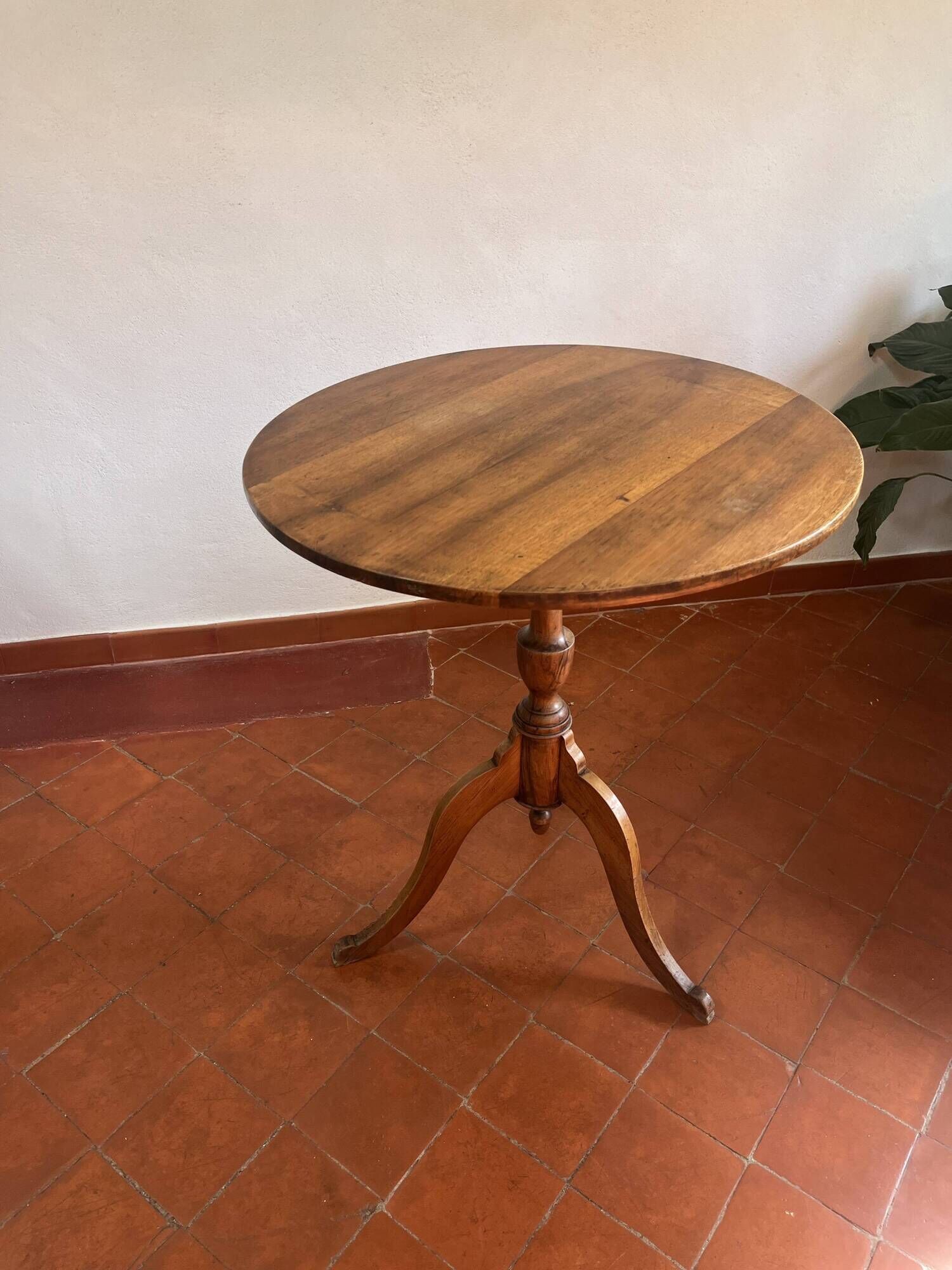 Antique guéridon with a tilting top and drawer, Louis Philippe style.