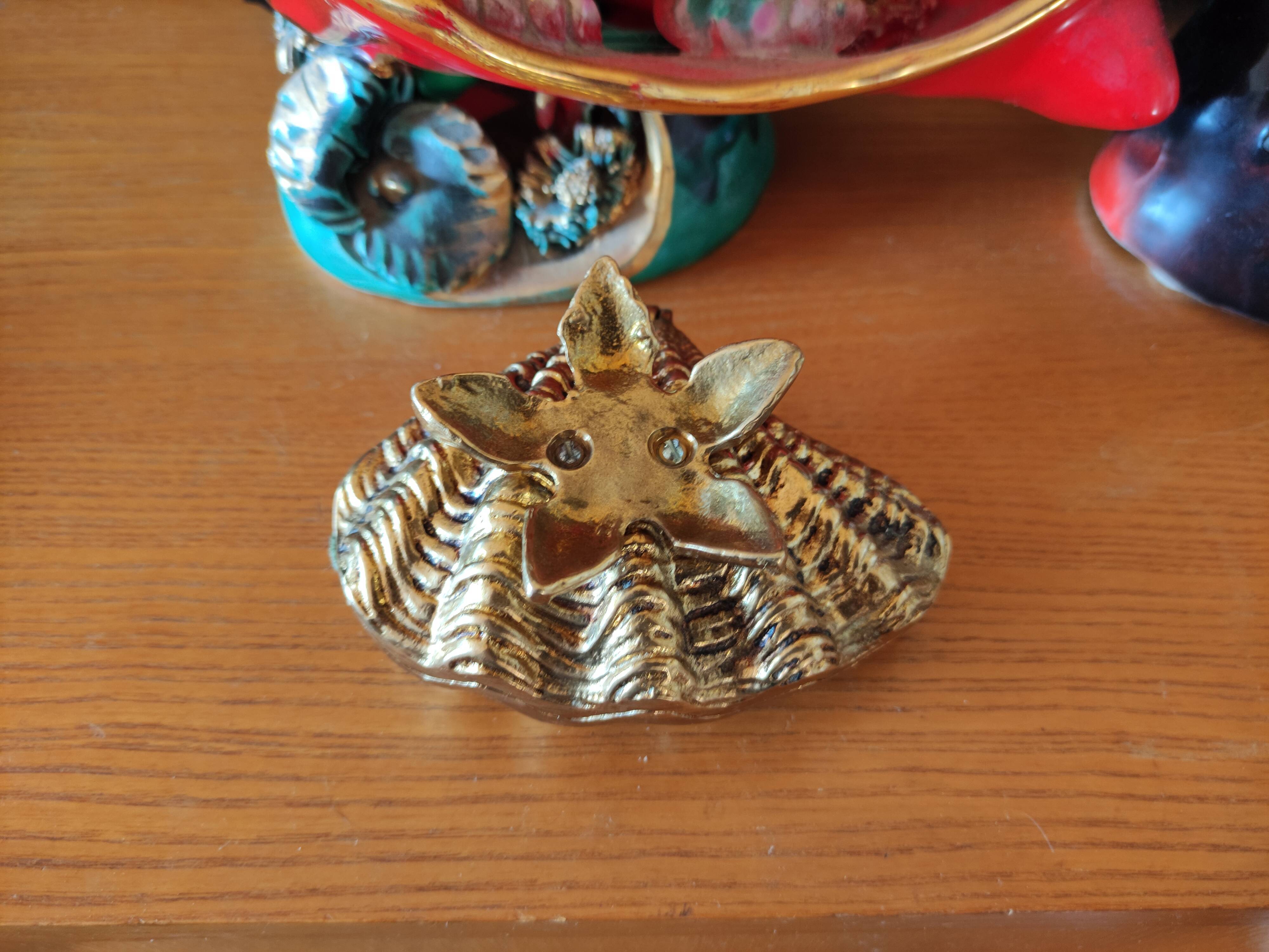 Art deco gilded bronze jewelry, biblical shell