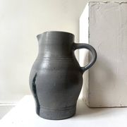 Grand pichet en céramique en grès émaillé gris – artisanat France vers 1970
