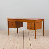 Danish Teak Model 130/1 Desk by Børge Mogensen for Søborg Møbelfabrik, freestanding 1950s