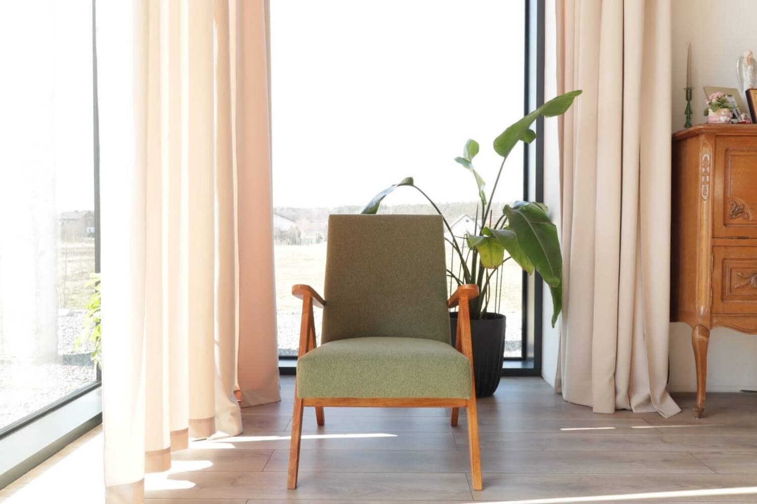 Vintage Design Kiwi Green Boucle Armchair