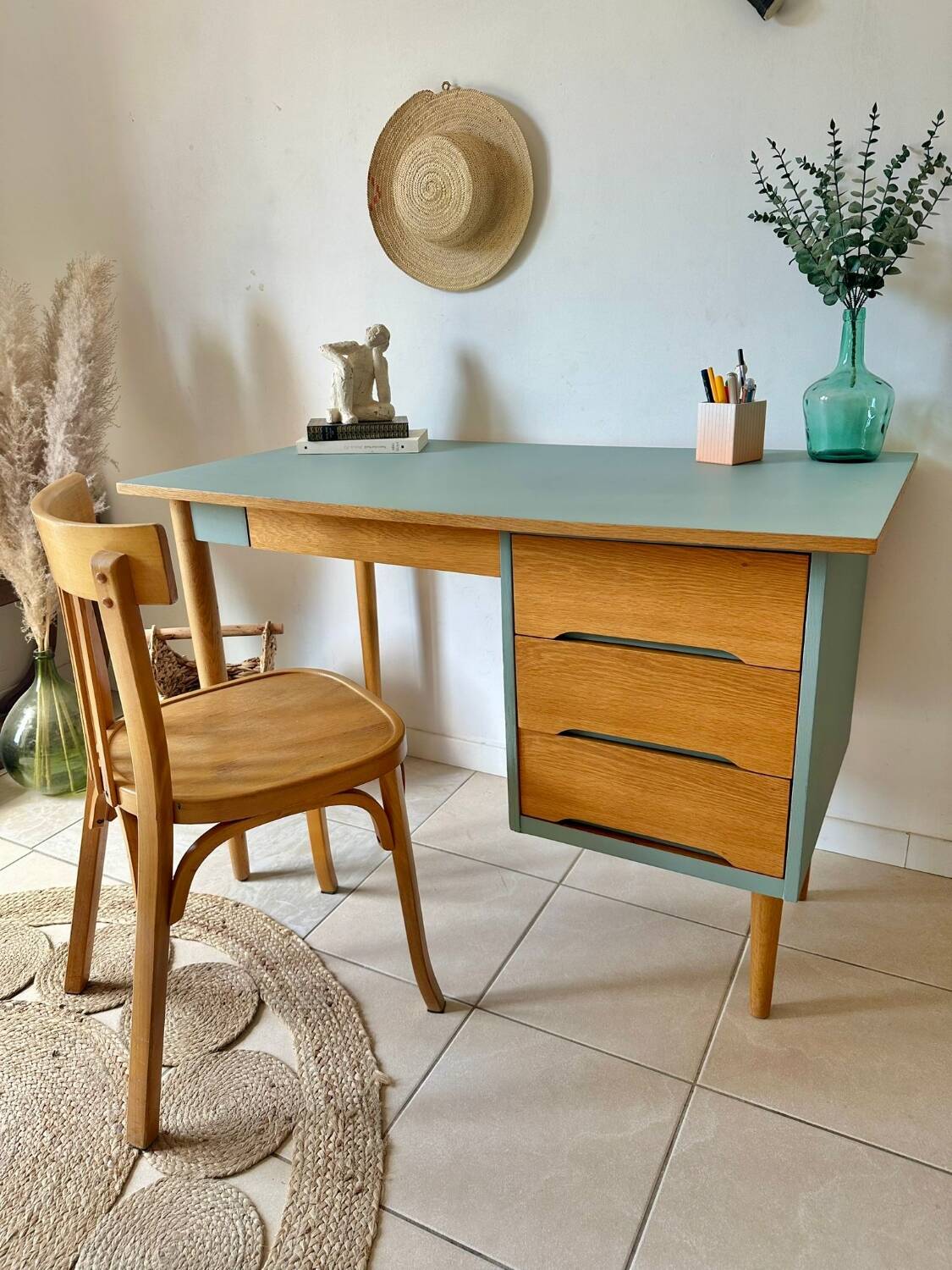 Scandinavian desk with its Baumann chair