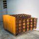 Classeur en bois avec 32 tiroirs vintage