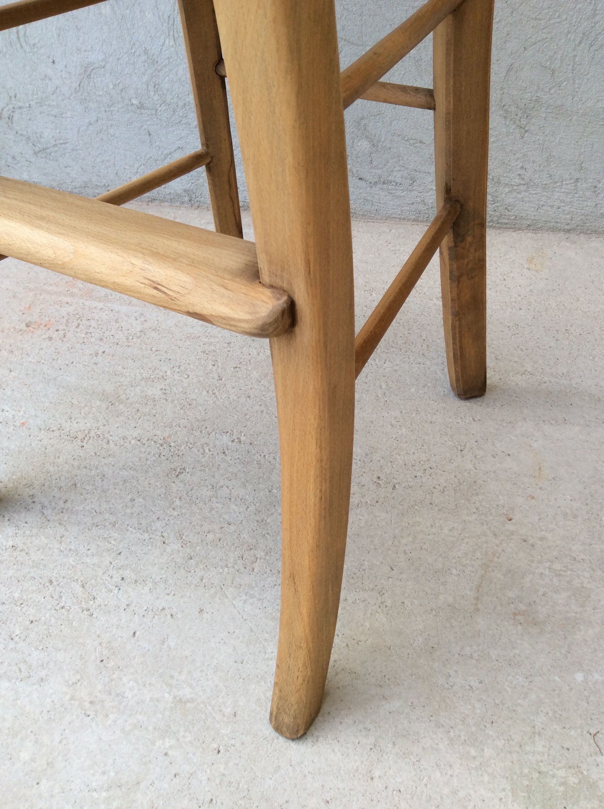High chair for children in mulched seated wood