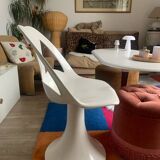 Tulip foot chair