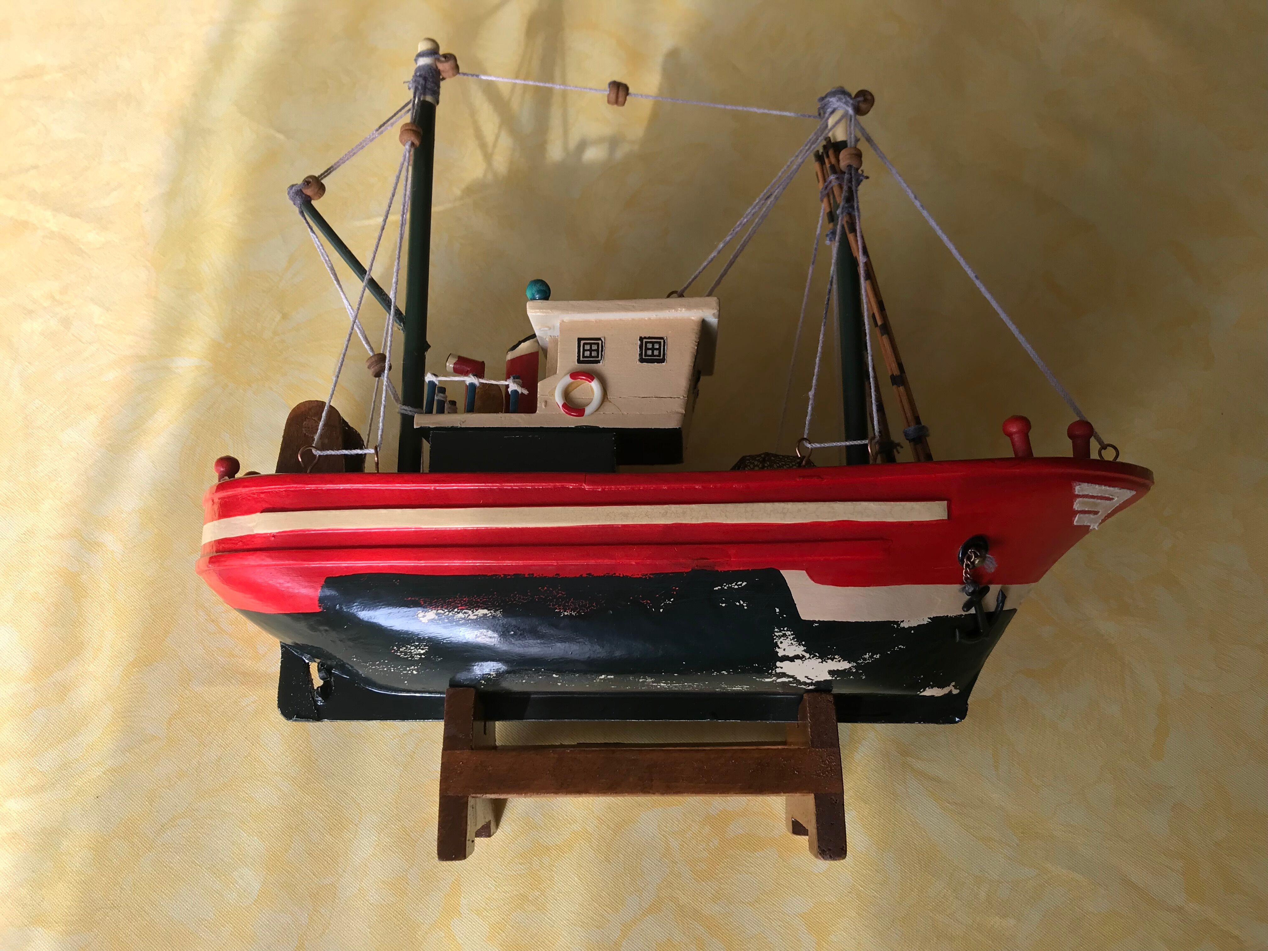 Model fishing boat