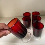 Ensemble de 6 verres à pied rouges vintage