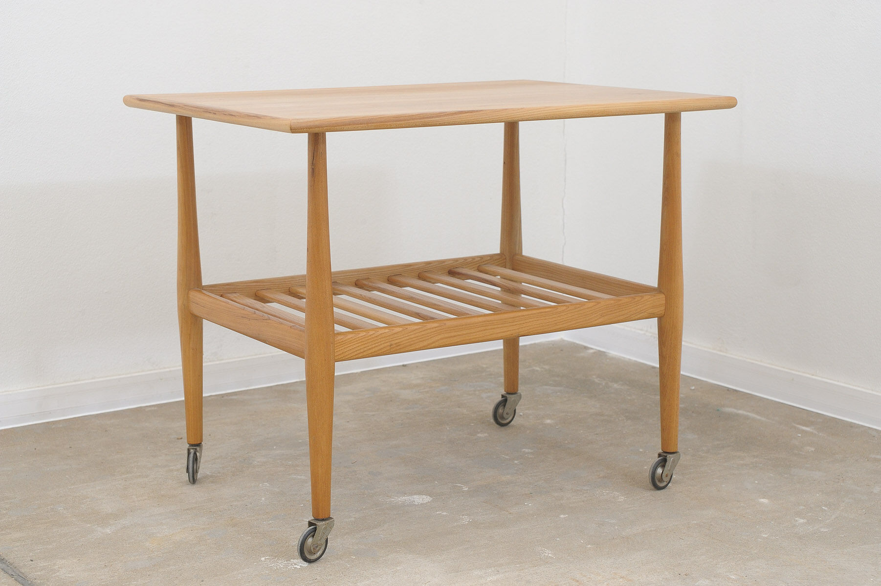 Table de service du milieu du siècle par Krásná Jizba, années 1950, Tchécoslovaquie