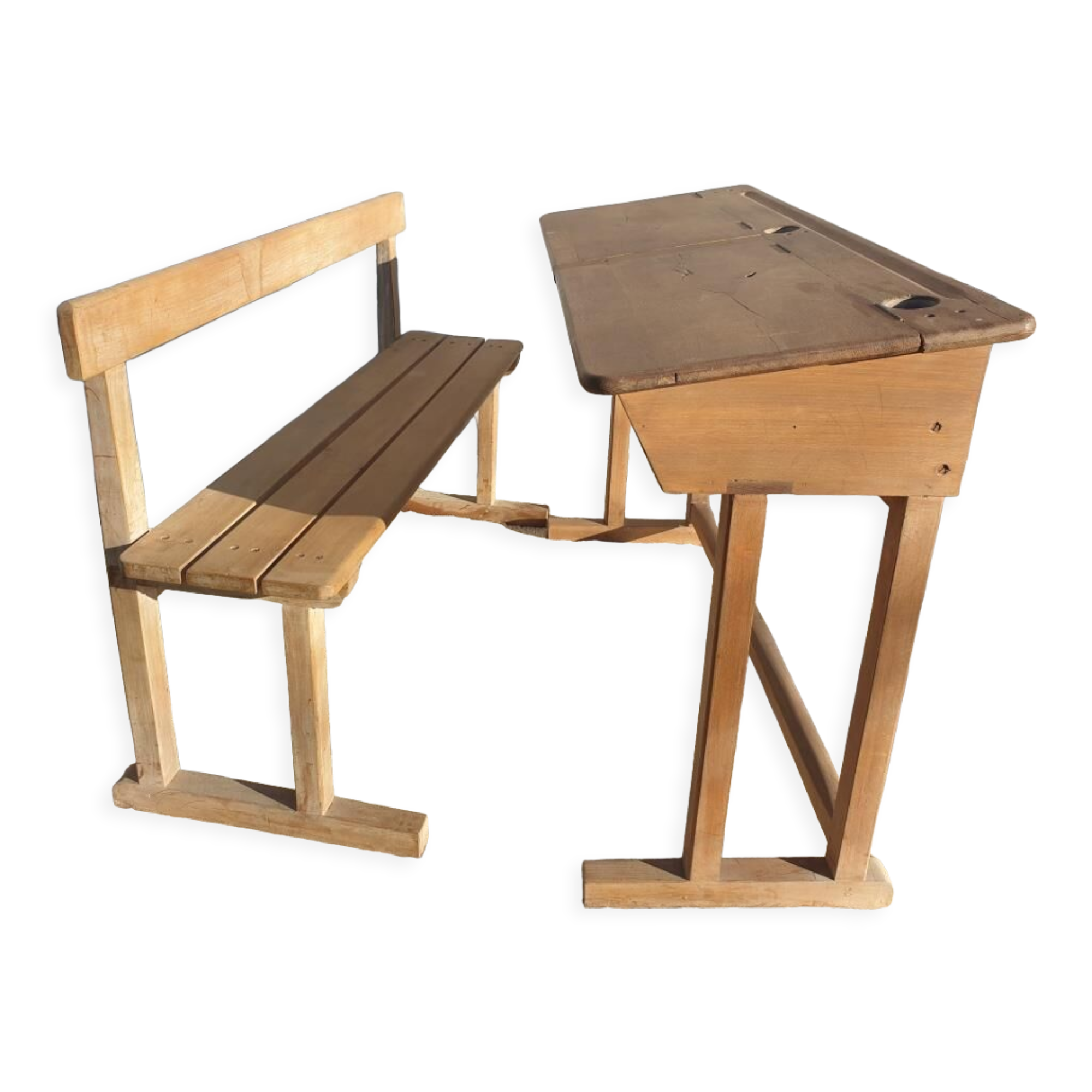 Bureau d'écolier pupitre double et son banc graffitis