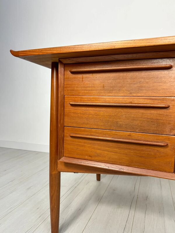 Bureau d'écriture vintage danois en teck des années 1960 par Arne Vodder pour H.P. Hansen