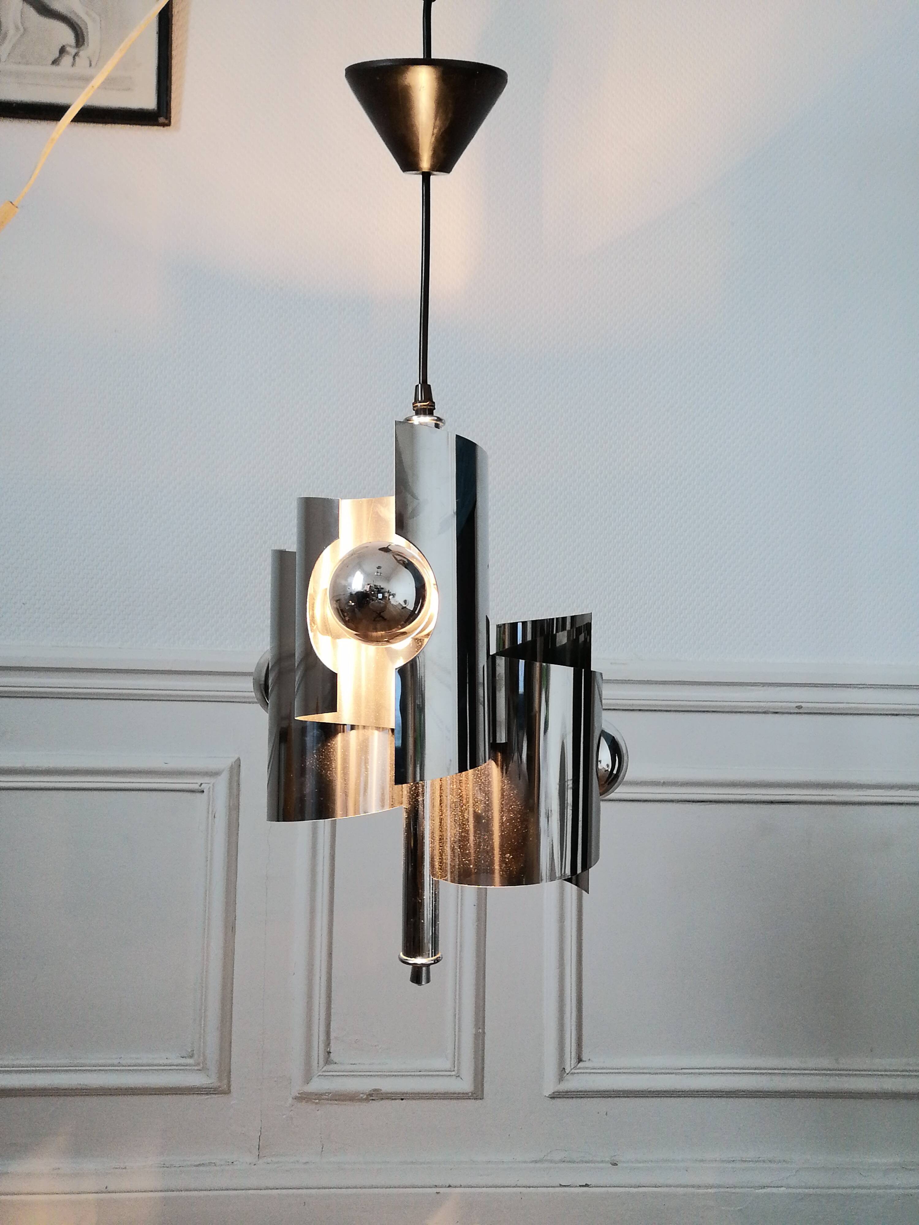 Lustre en métal chromé année 70