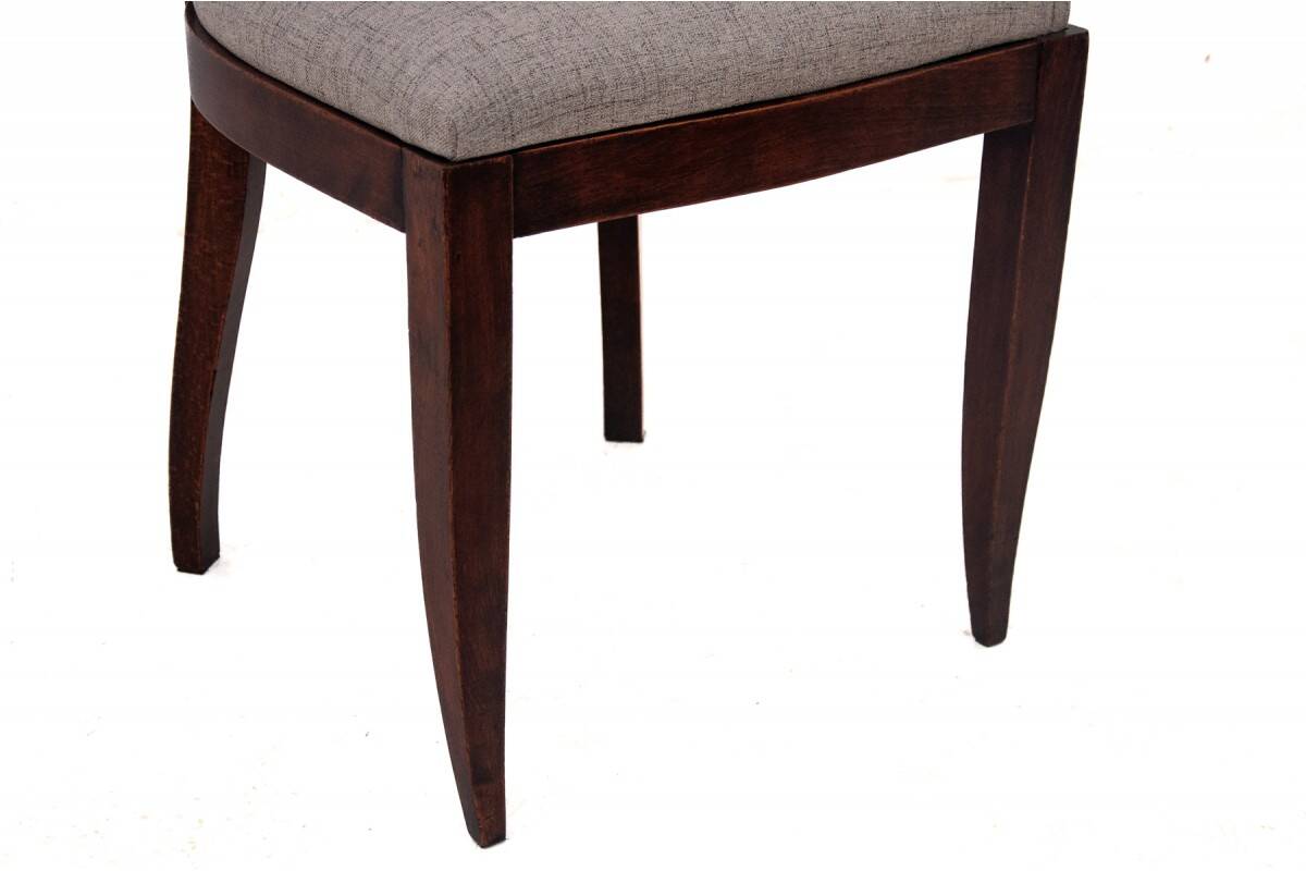 Original walnut extendable table, designed by Louis Majorelle, with 6 Art Deco chairs.