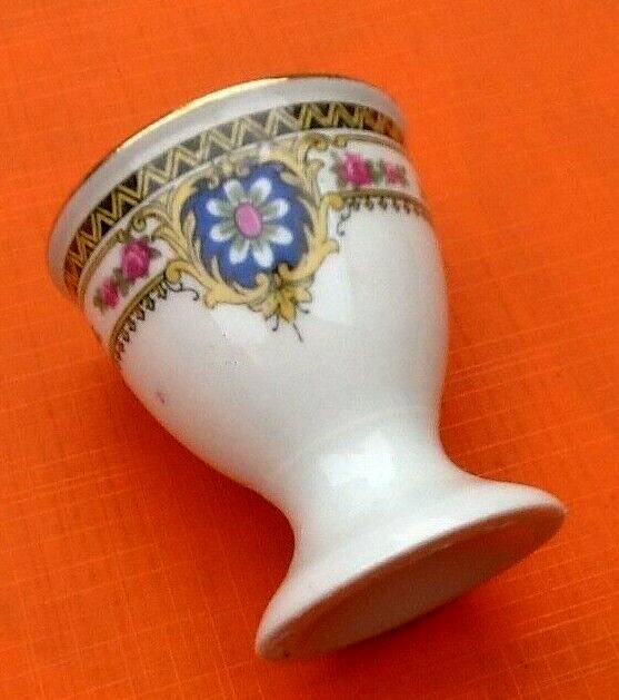 1930s Egg cup on porcelain pedestal