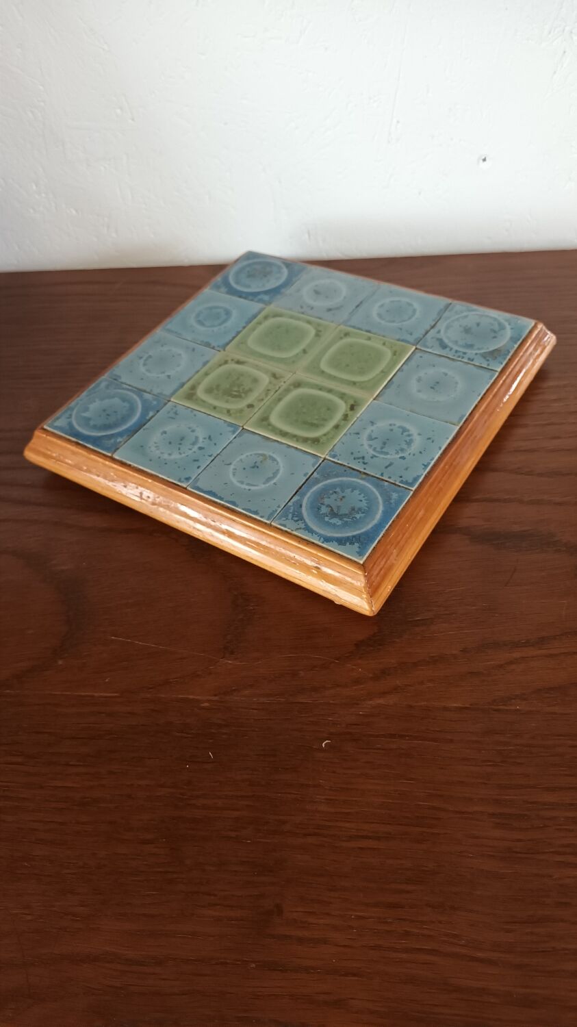 Dessous plat vintage en bois et céramique