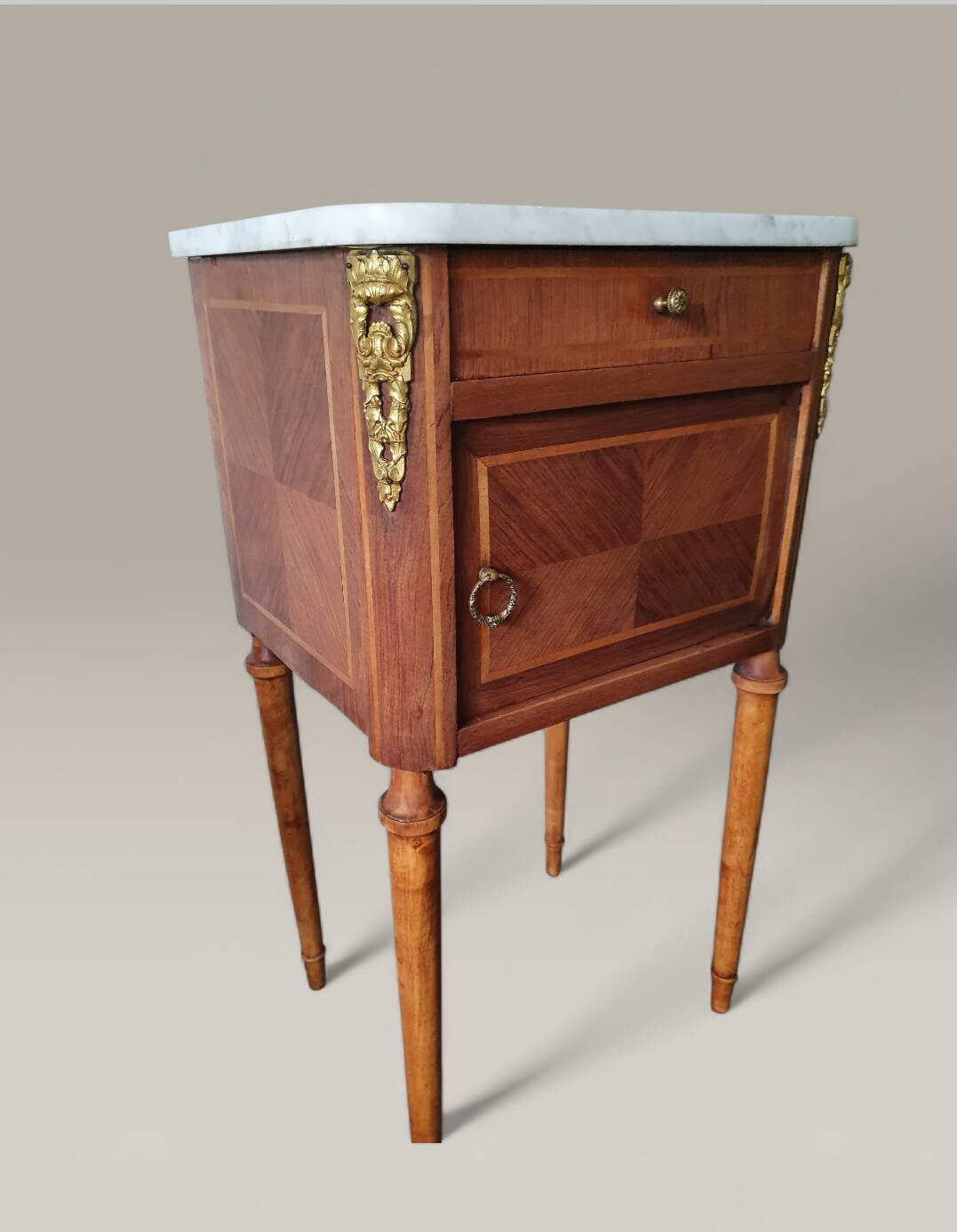 Table d’appoint Louis XVI marqueterie - Marbre et décors bronze doré