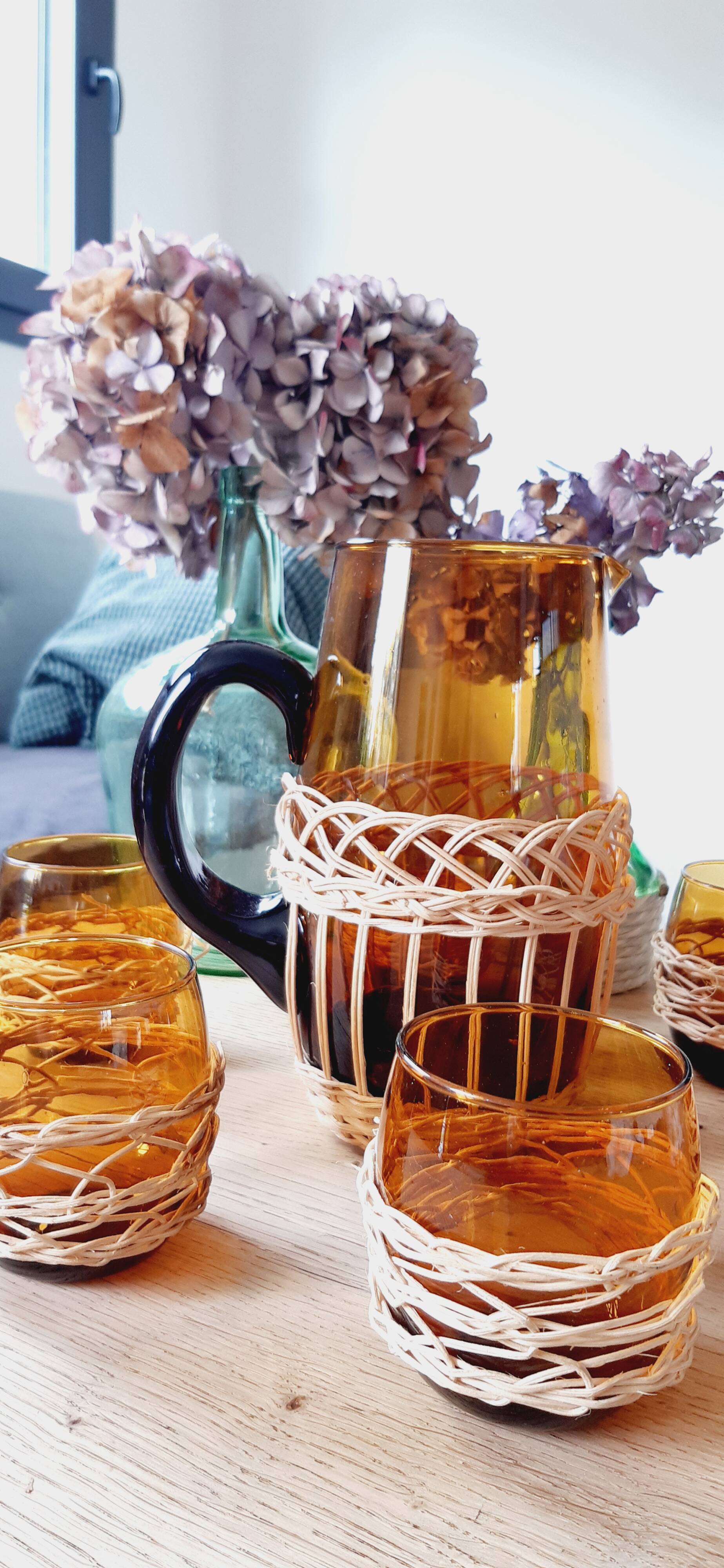 Carafe and 6 vintage tumbler glasses