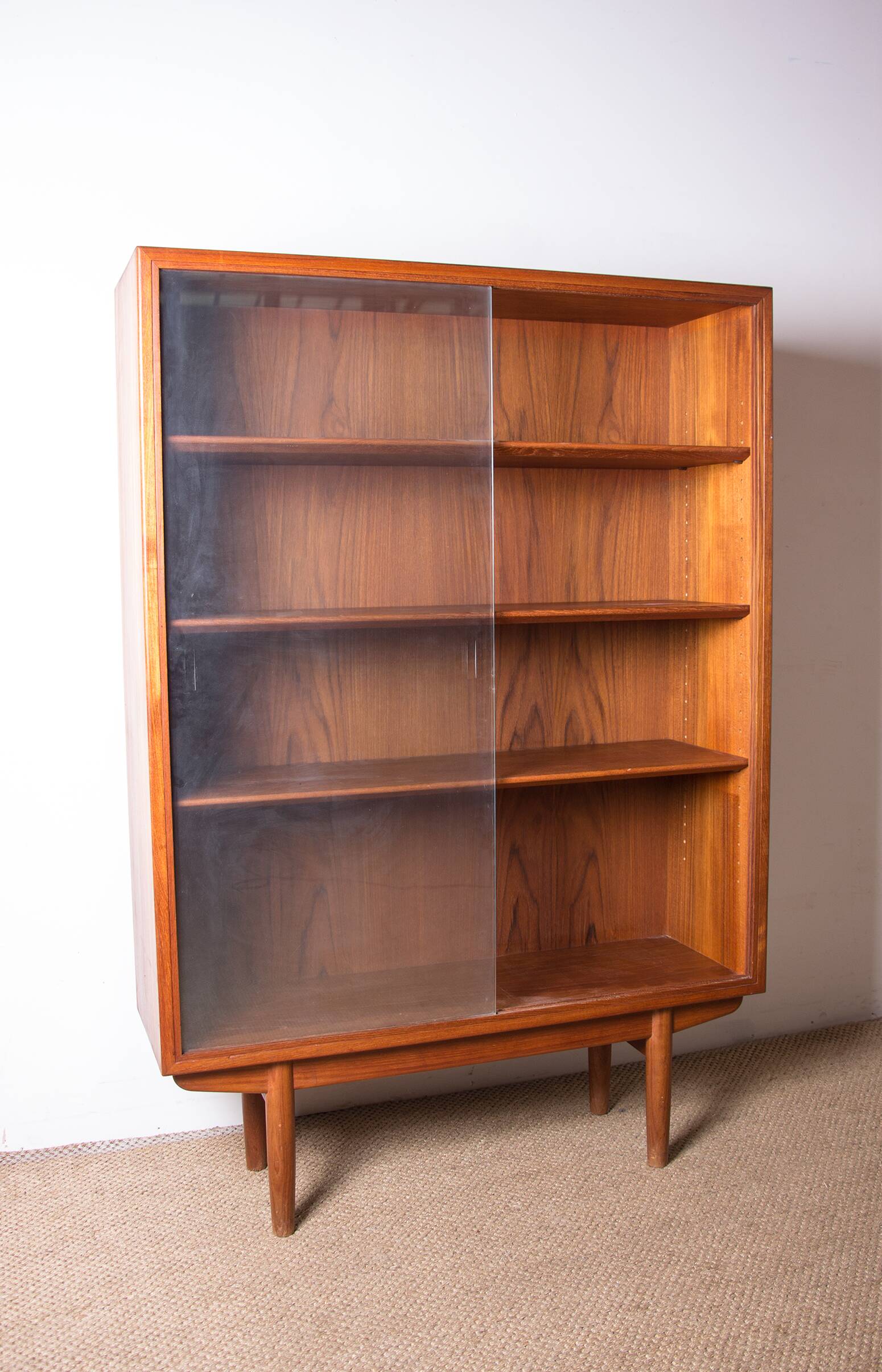 Danish Teak Bookcase, Showcase by Borge Mogensen for Soborg Mobelfabrik 1960.