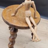 Tripod stool twisted feet