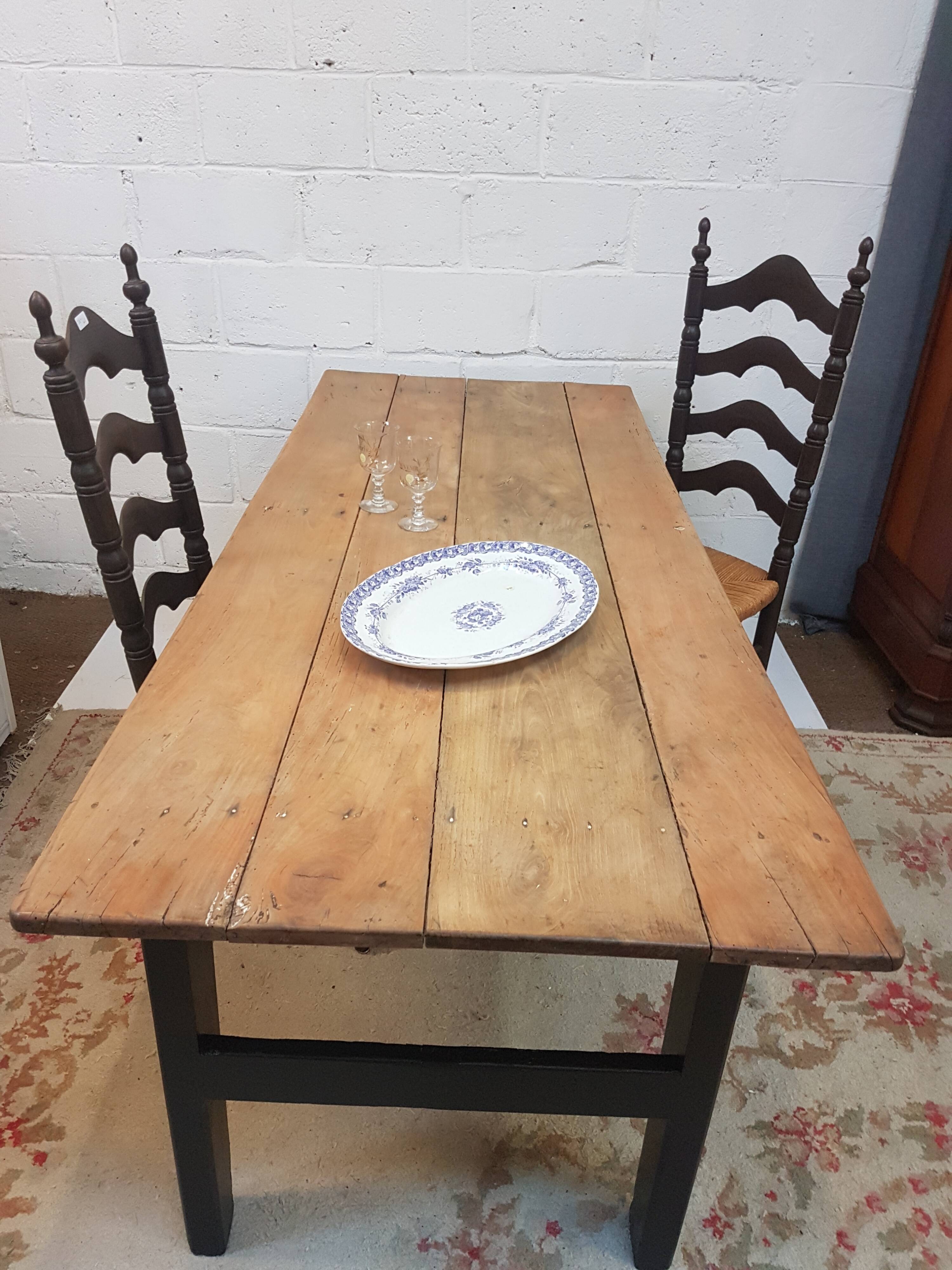 Farm table