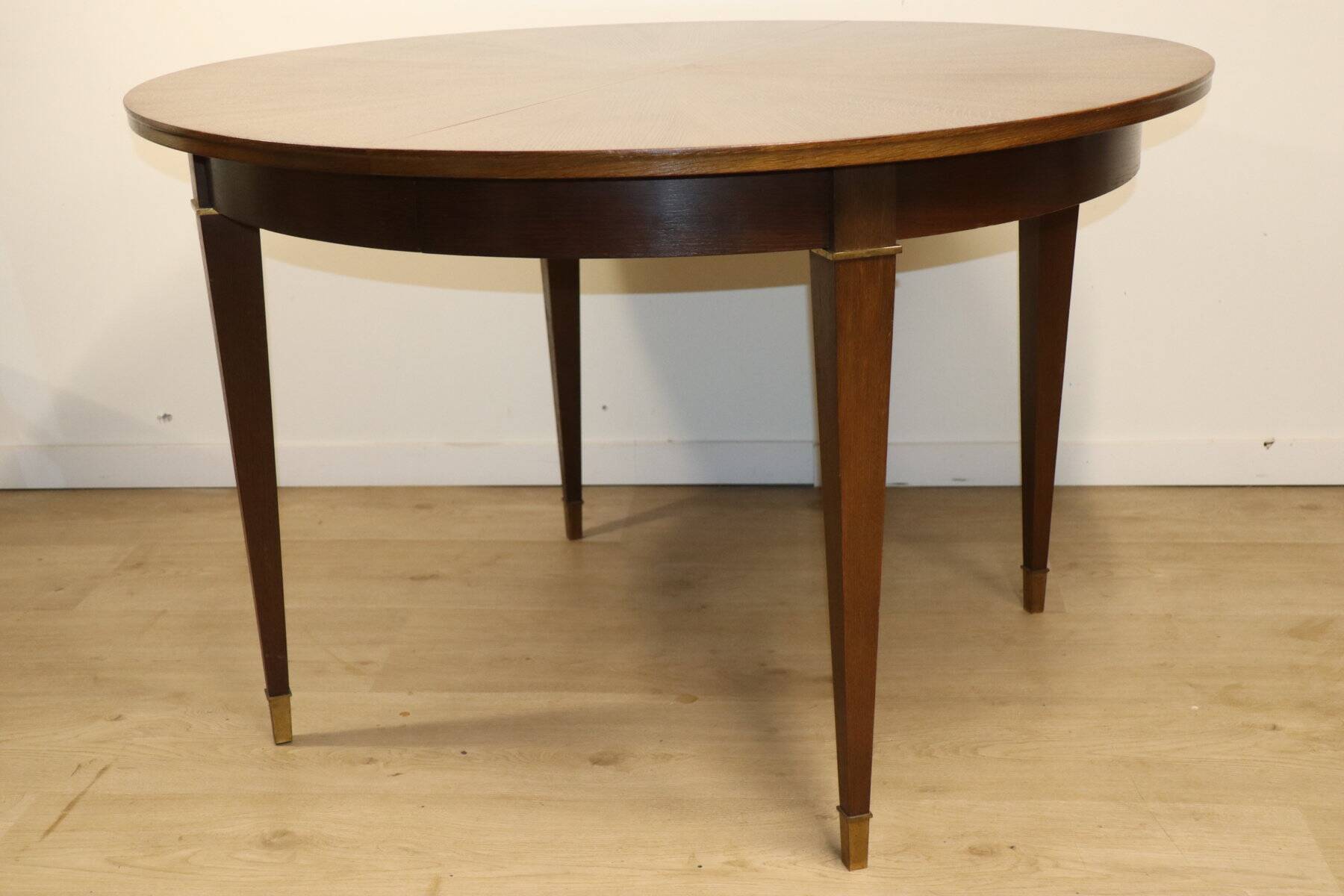 Neo-Classical style mahogany dining table, Art Deco period, 1940