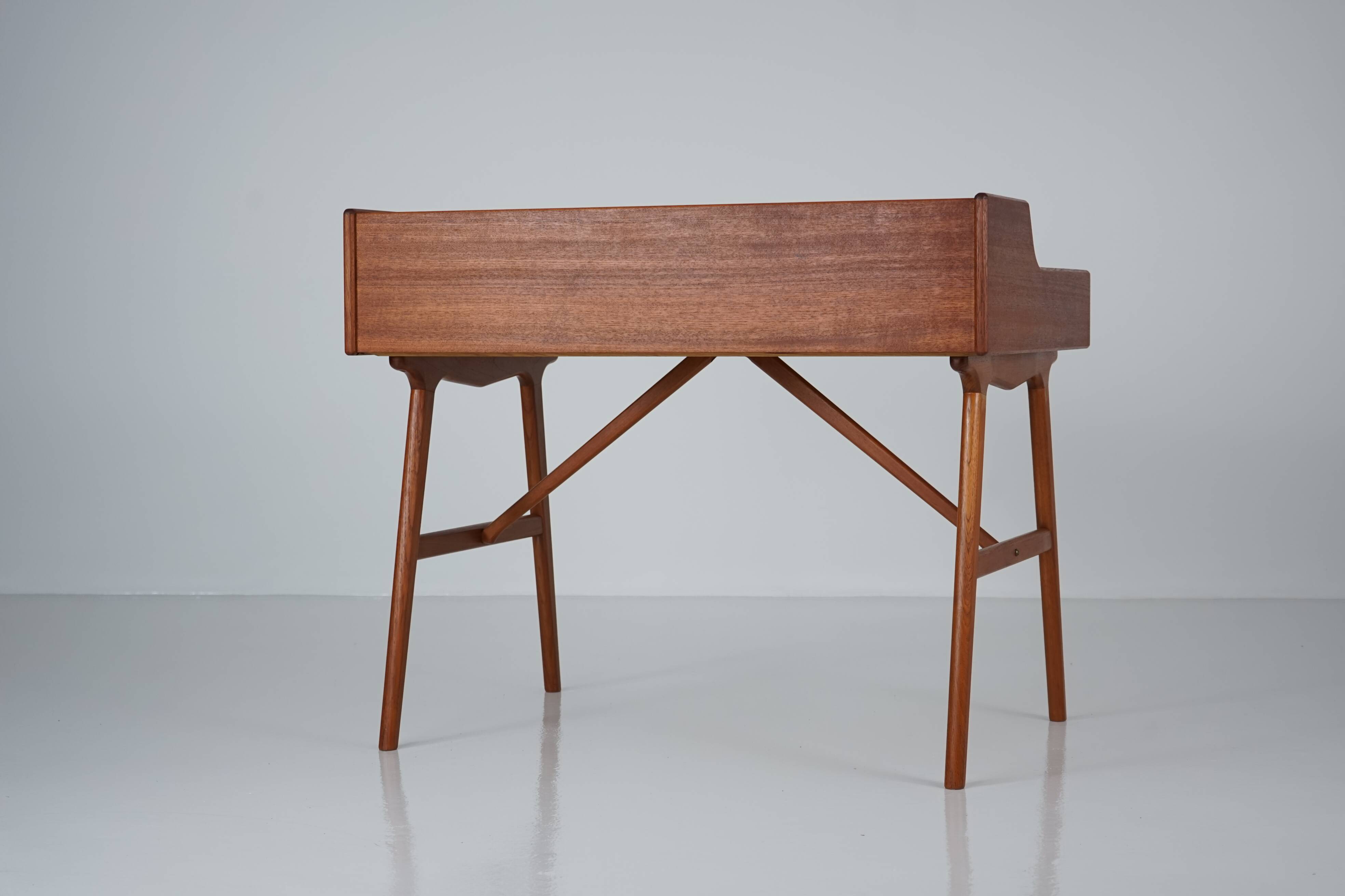 Danish teak desk, Model 64, by Arne Wahl Iversen for Vinde Møbelfabrik, 196