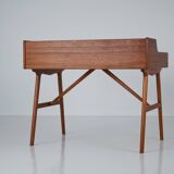 Danish teak desk, Model 64, by Arne Wahl Iversen for Vinde Møbelfabrik, 196