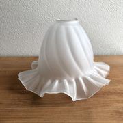 Globe tulip point luminaire