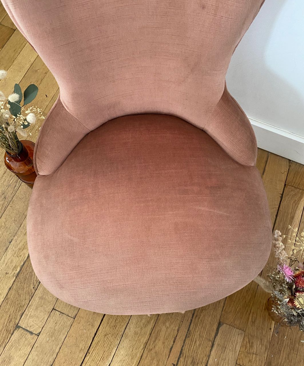 Fauteuil crapaud chauffeuse vieux rose